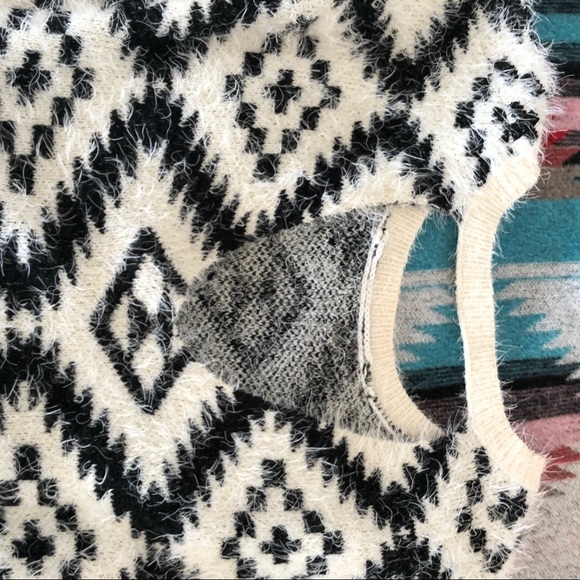 Aztec print sweater- open back. - Picture 4 of 4